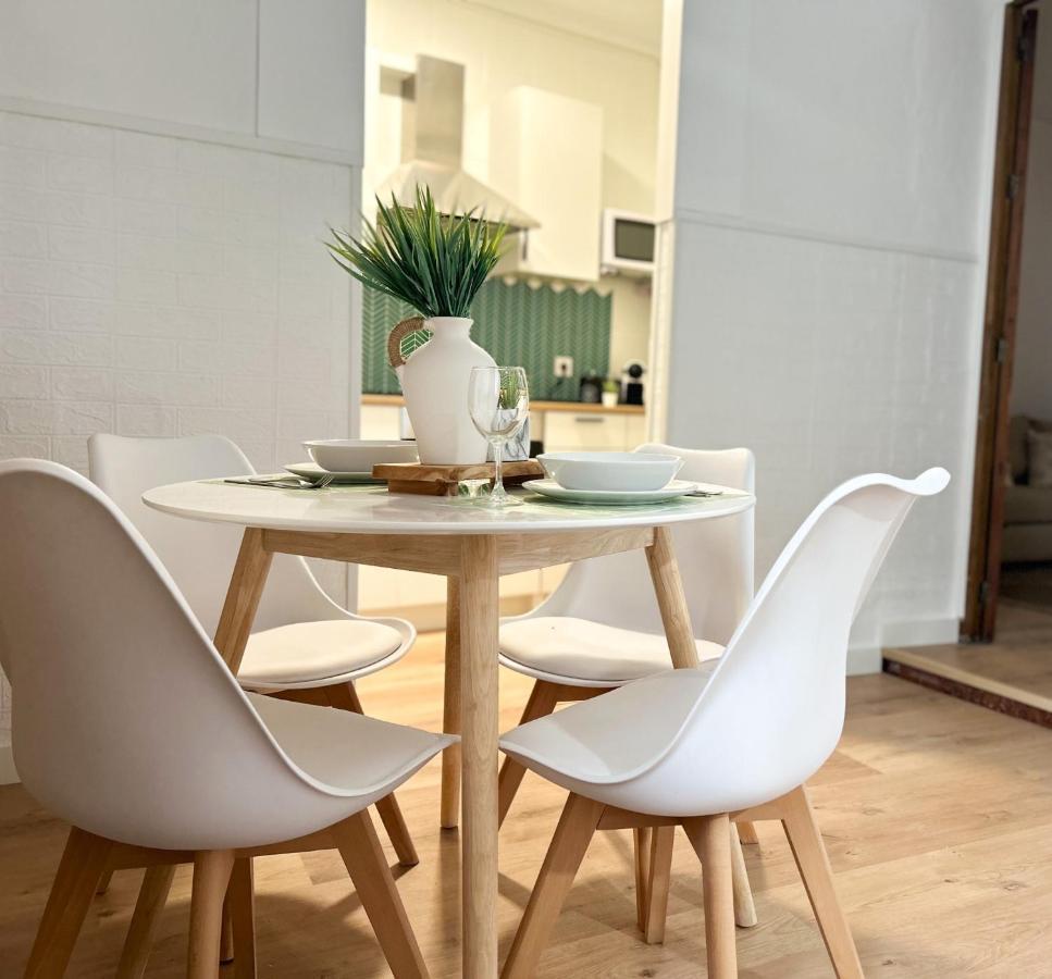 Apartamento Plaza Castilleja de la Cuesta Luaran gambar