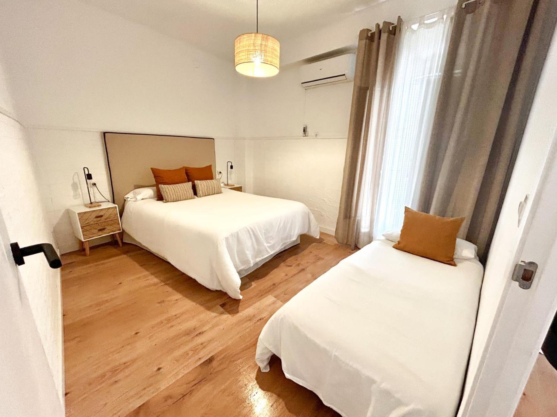 Apartamento Plaza Castilleja de la Cuesta Luaran gambar